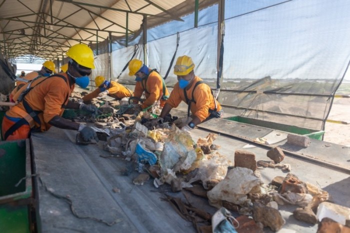 Meio Ambiente visita usina de reciclagem de resíduos referência em Canoas (RS)