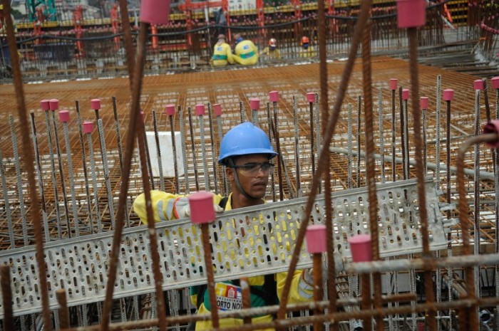 Inflação da construção civil sobe para 0,87% em abril, diz FGV