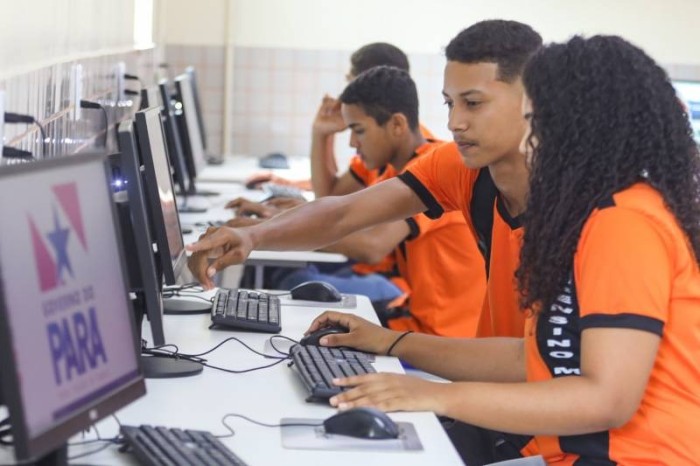 Governo muda realidade de 700 alunos com escola reconstruída e equipada em Anapu