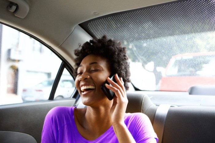 Startup de mobilidade urbana leva trabalhadores de carro para o trabalho
