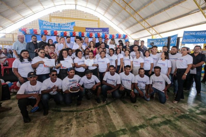 Em Ponta de Pedras, Programa Qualifica Pará certifica 40 concluintes de dois cursos