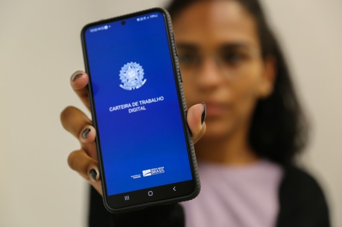 Minas tem mais de 7,8 mil vagas de emprego disponíveis; confira o Painel do Sine