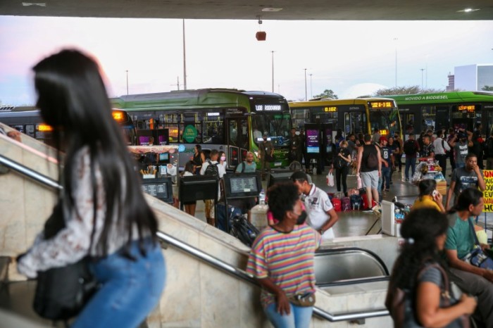 Covid-19: Brasil acumula 30,5 milhões de casos e 663,7 mil óbitos