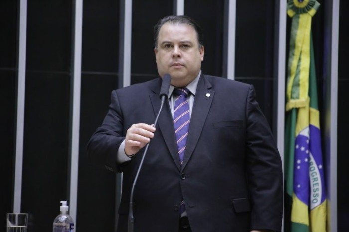 Comissão aprova proposta que dá mais verbas ao desporto de surdos