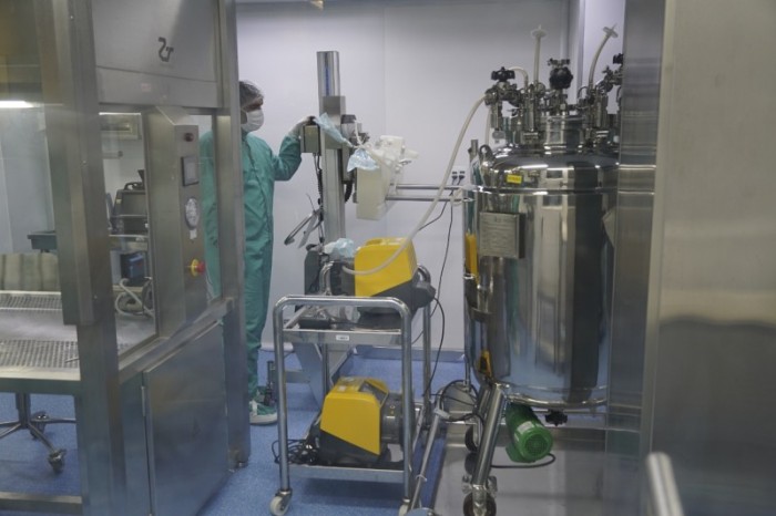 Fiocruz vai produzir primeiro antiviral oral contra covid-19 no Brasil