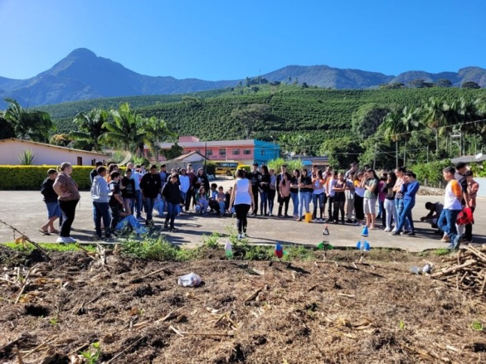 Escola de Guarapari realiza Mostra de Foguetes 