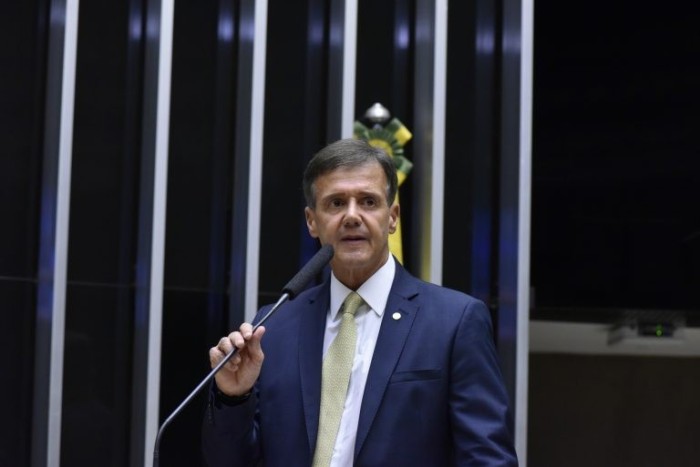 Câmara aprova MP que permite uso de fundo para financiar plano de saúde de policiais federais; acompanhe