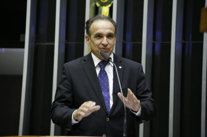 Comissão aprova diretrizes para obtenção de licença para conduzir ciclomotores