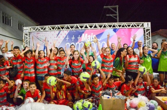 Sesport realiza entrega de materiais esportivos do Campeões do Futuro no norte do Estado