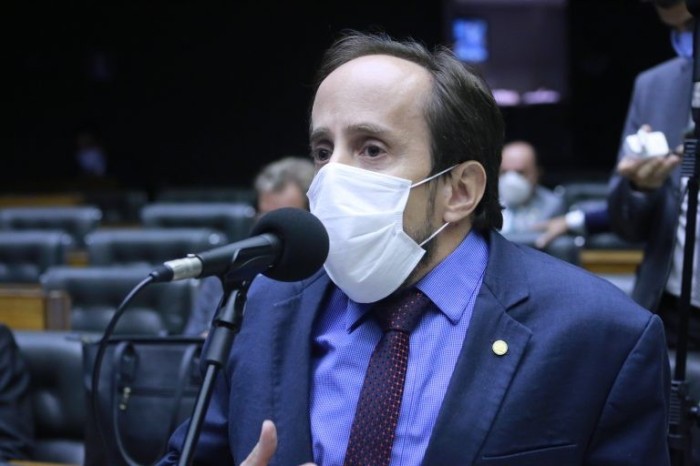 Projeto aprovado em comissão permite obtenção do porte de arma sem comprovação de efetiva necessidade