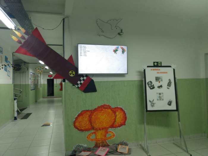Escola faz reflexão sobre confronto bélico durante aulas de Química 
