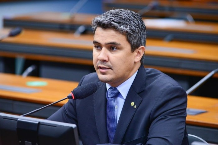 Projeto responsabiliza ministro e secretários de Saúde por realização de teste do pezinho