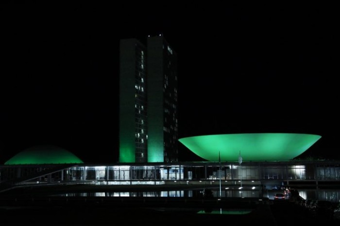 Iluminação verde do Congresso Nacional alerta para riscos do glaucoma