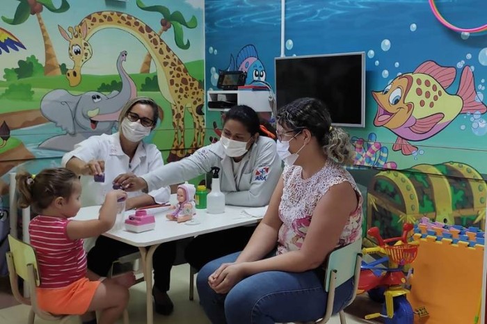 Pelo Dia do Pedagogo, HGT promove ação aos pequenos usuários na Brinquedoteca