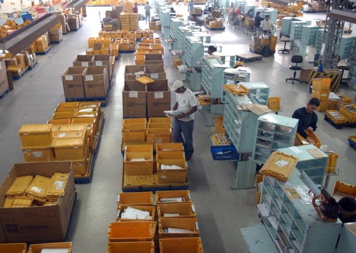 Presidente descarta taxar compra por meio de aplicativos estrangeiros