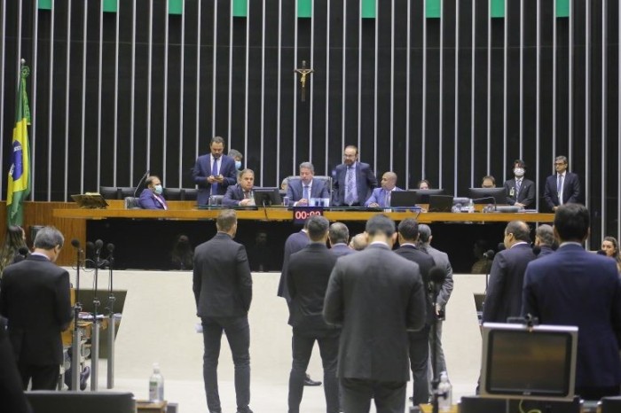Câmara analisa MP que altera regras de fundo de garantias solidárias do setor rural; acompanhe