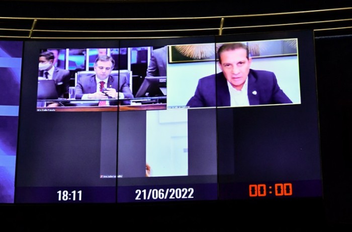 Cessão total de tempo de programação de rádio e TV segue para sanção