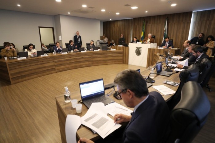 Reunião da Comissão de Constituição e Justiça (CCJ) desta terça-feira (21) analisou uma pauta com 53 ítens. / Créditos: Orlando Kissner/Alep