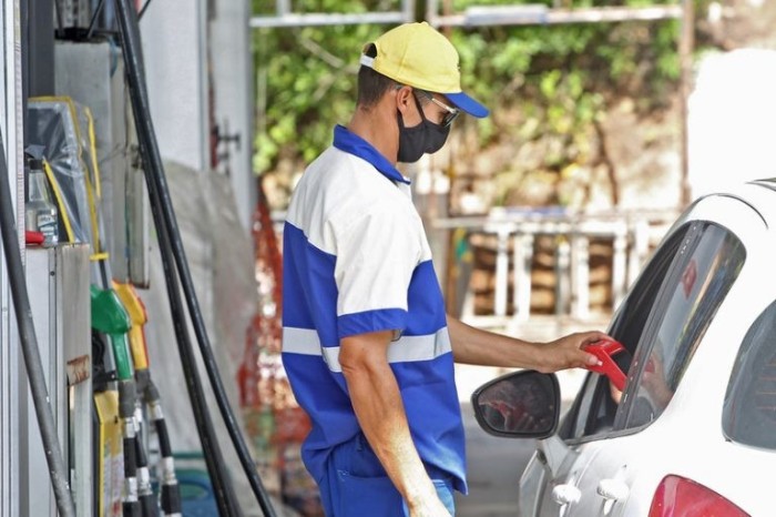 Comissão debate impacto de reajustes de combustíveis e energia na vida do consumidor