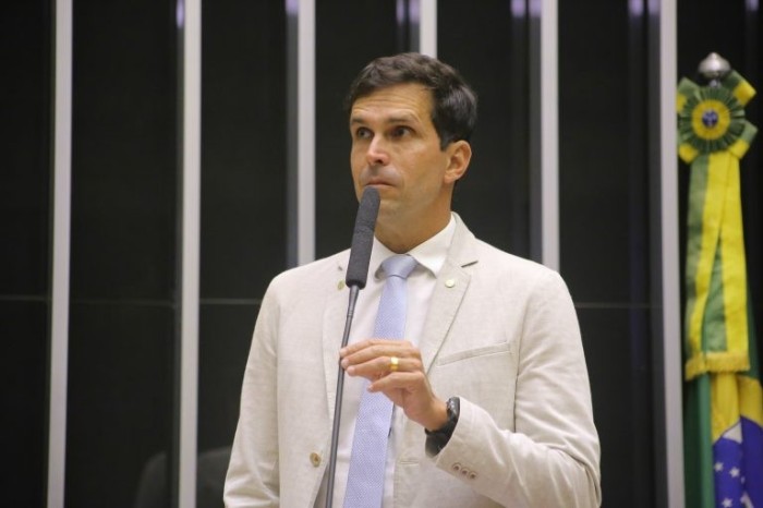 Luiz Lima aproveitou partes dos dois textos originais - (Foto: Paulo Sérgio/Câmara dos Deputados)