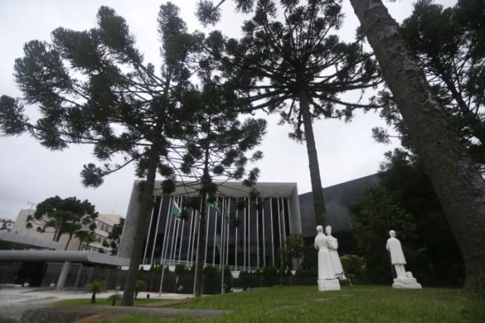 Na sessão da próxima segunda-feira (27), os deputados votam propostas que ampliam o efetivo da PM e alteram a estrutura de órgãos do Executivo. / Créditos: Orlando Kissner/Alep