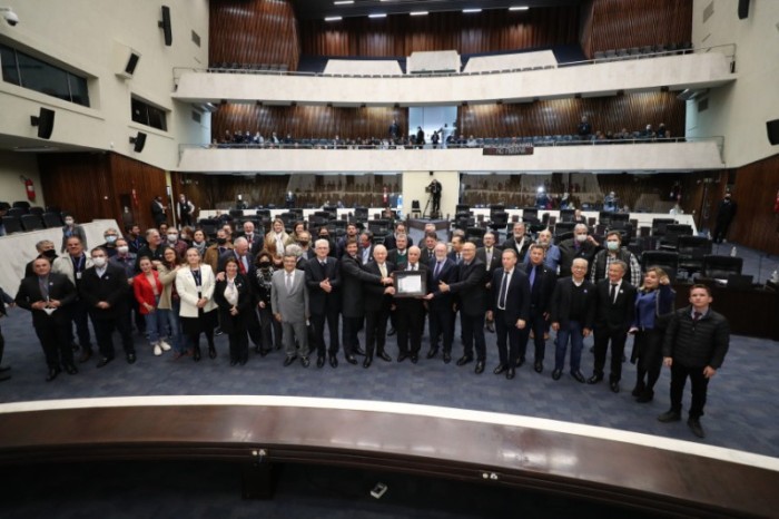 A Assembleia Legislativa do Paraná homenageou nesta segunda-feira (27) o cinquentenário do Instituto de Desenvolvimento Rural do Paraná (IDR-Iapar-Emater). / Créditos: Orlando Kissner/Alep