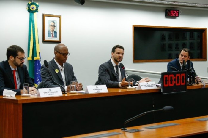 Empregados temem risco à proteção de dados com privatização do Serpro e Dataprev