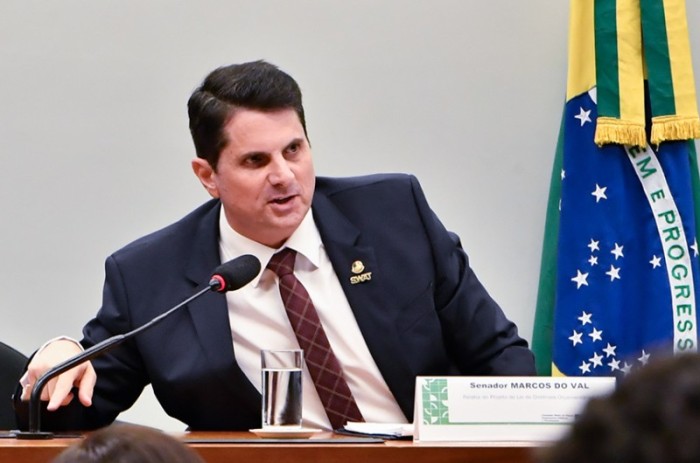 Relatório da LDO regula emendas de relator e prevê aumento para policiais federais