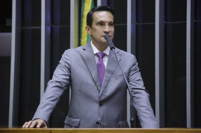 Deputado Sidney Leite recomendou a aprovação da proposta - (Foto: Paulo Sergio/Câmara dos Deputados)