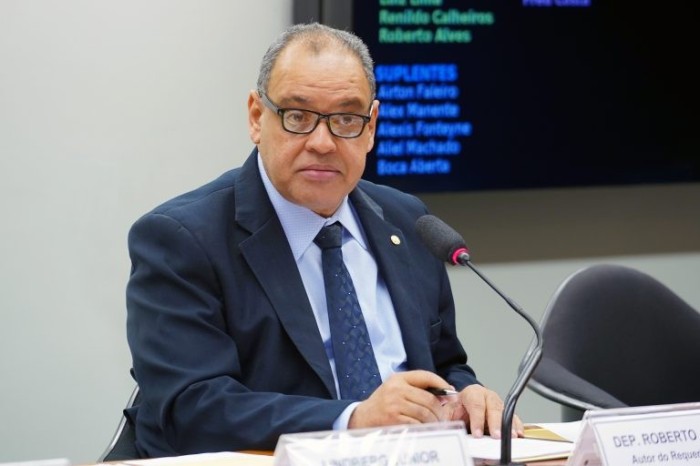 Alves recomendou a aprovação e lembrou que o DF já reconhece a queimada como esporte - (Foto: Pablo Valadares/Câmara dos Deputados)