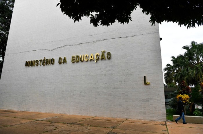 Líderes discutem nesta terça encaminhamento do pedido de CPI do MEC