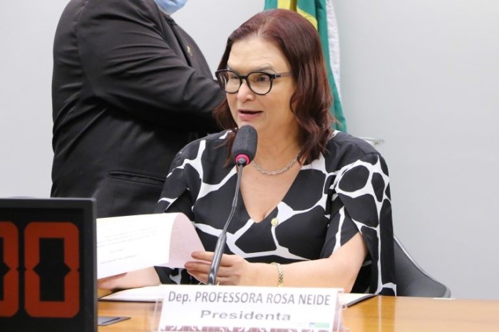 Comissão promove ciclo de palestras sobre cultura e universidades