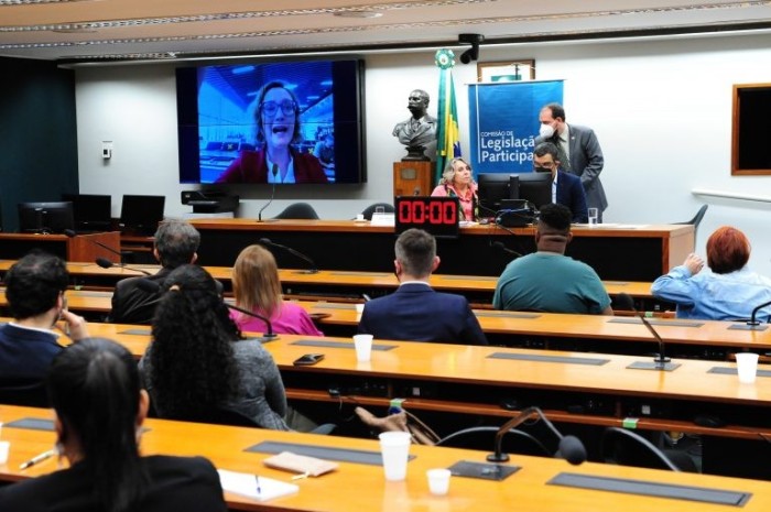Debatedores apontam desafios para implementação plena do ECA
