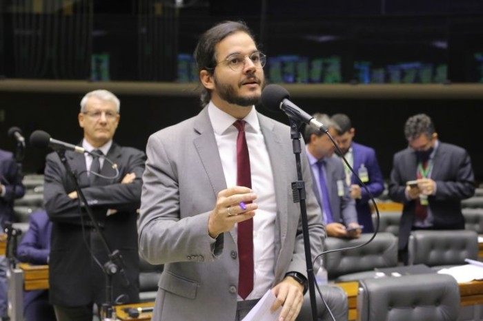 Instalada comissão sobre migrações e direitos de refugiados