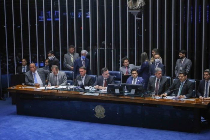 Promulgadas emendas do estado de emergência, do piso da enfermagem e do filtro de recursos no STJ
