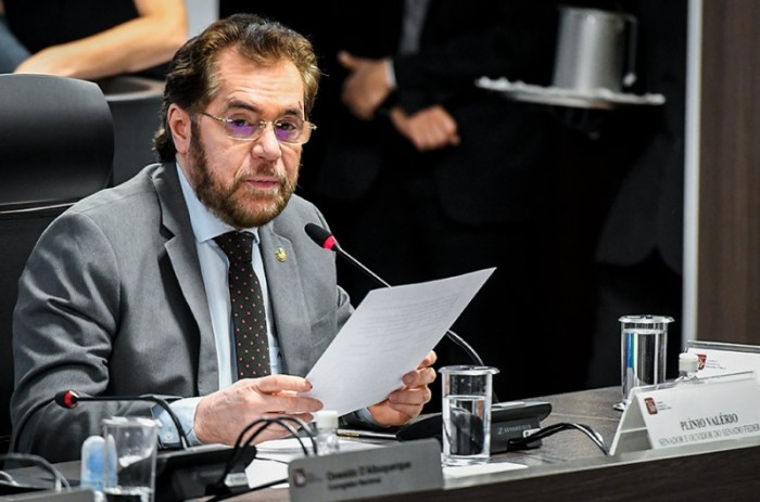 Ouvidoria do Senado recebe treinamento de combate a fake news