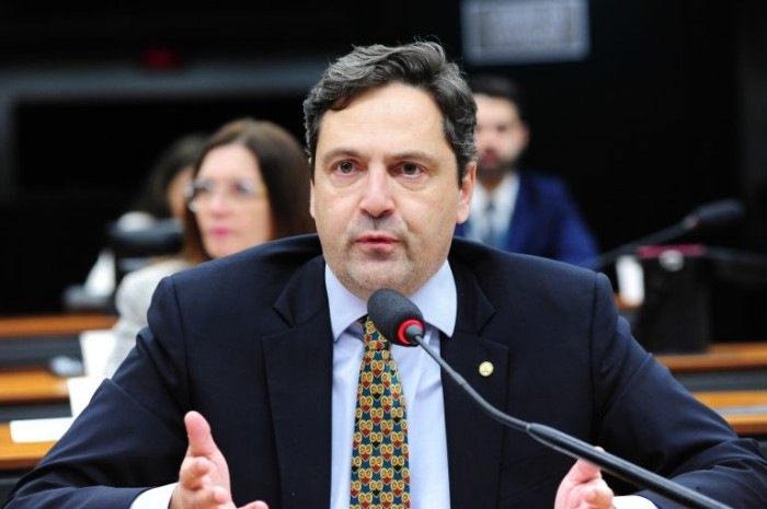 Projeto exige realização de prévias eleitorais para acesso a fundo partidário