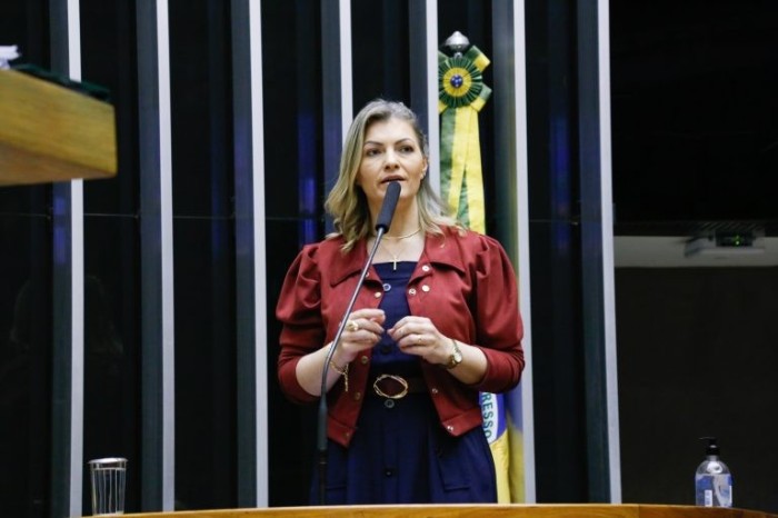 Aprovada urgência para projeto que cria política de incentivo à pecuária leiteira