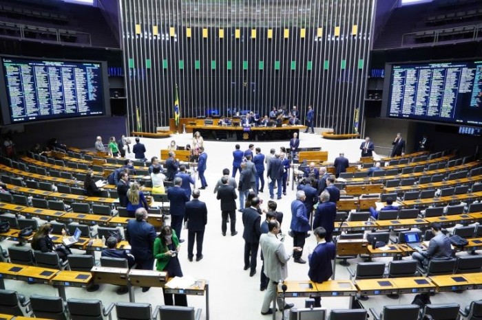 Deputados votam projetos no Plenário - (Foto: Pablo Valadares/Câmara dos Deputados)