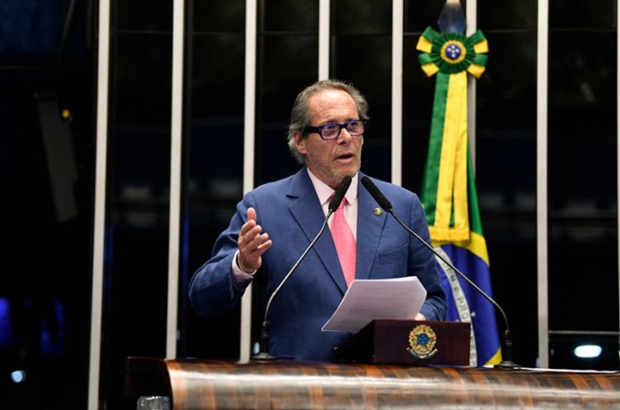 Pastore lembra os 16 anos da Lei Maria da Penha e homenageia as mulheres