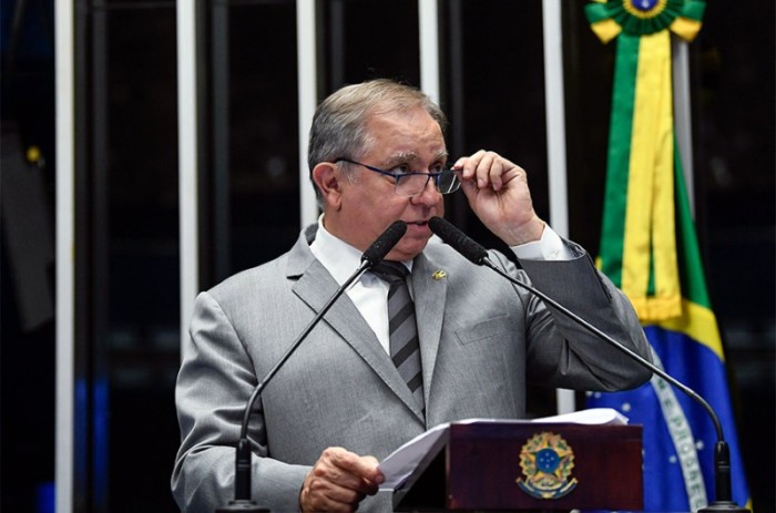 Izalci registra aprovação do projeto que altera limites da Floresta Nacional de Brasília