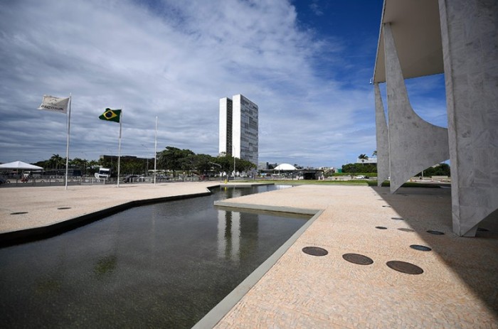 LDO para 2023 é sancionada com previsão de salário de R$ 1.294