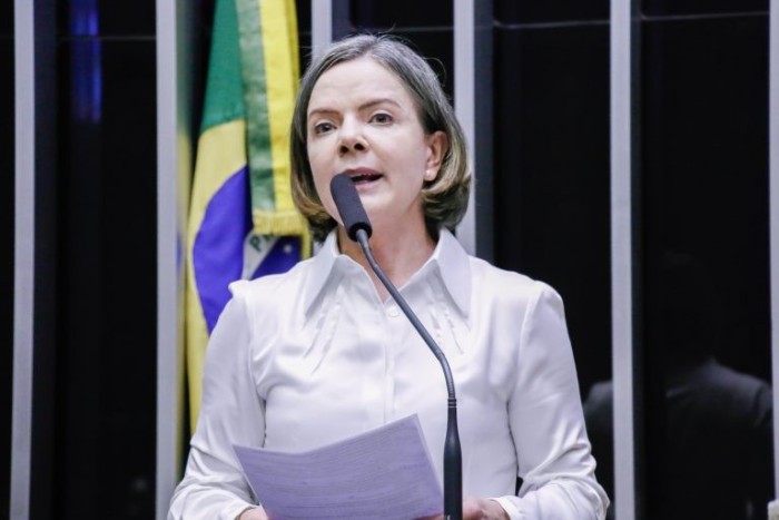 Gleisi Hoffmann: “A proposta pretende evitar práticas abusivas” - (Foto: Marina Ramos/Câmara dos Deputados)
