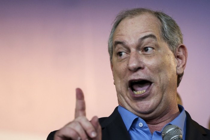 Na região metropolitana de SP, Ciro fala de programa de renda mínima