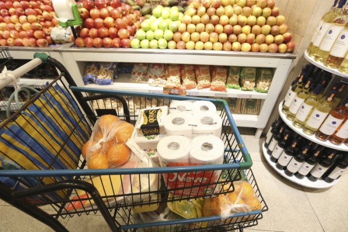Intenção de consumo das famílias mantém crescimento