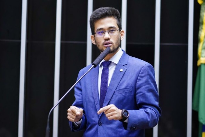 Projeto criminaliza conduta de chefe do Executivo que não cumpre jornada mínima