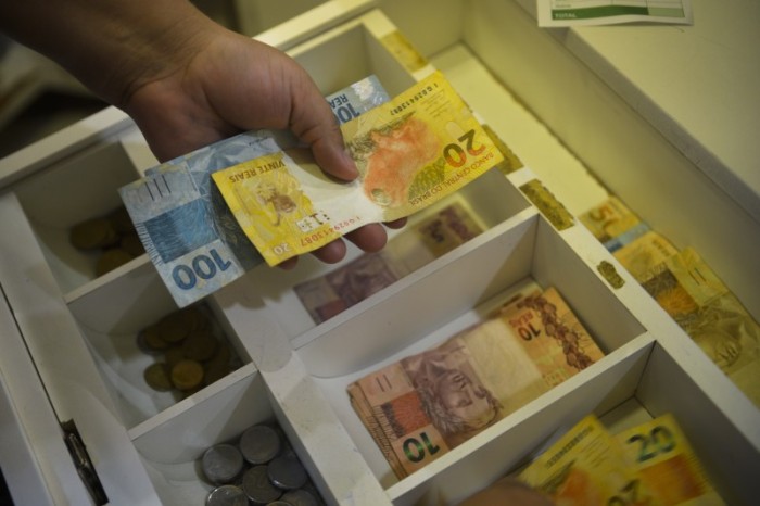 Mercado financeiro reduz projeção da inflação de 6,7% para 6,61%