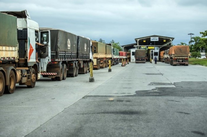 Lei institui programa de renovação da frota de caminhões e muda Código de Trânsito