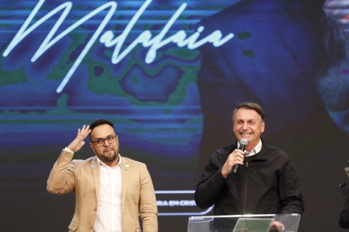 Bolsonaro diz que Brasil terminará ano com inflação de cerca de 6%