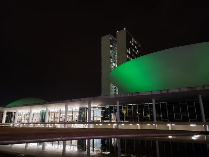Congresso tem iluminação verde pela conscientização sobre as distrofias musculares